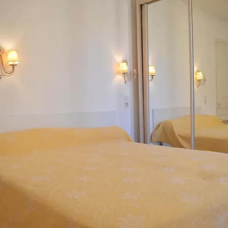 Apartment 2 Pieces Sur Mer, Centre-ville, Climatise - Fr-1-225c-161